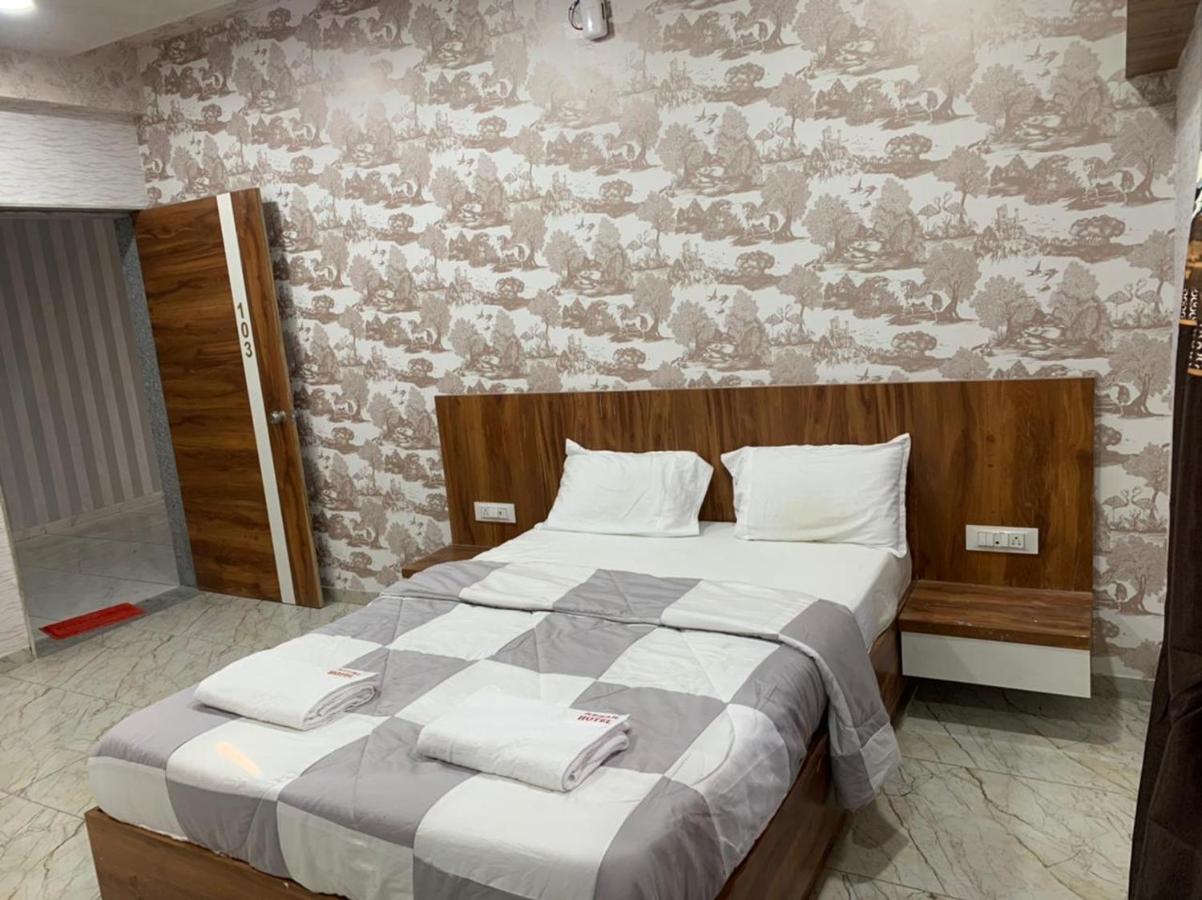 Kesar Hotel Viramgam Kültér fotó