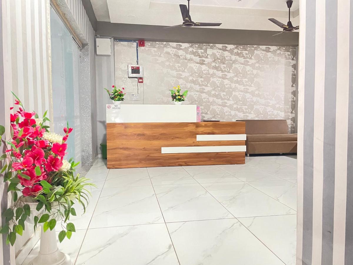 Kesar Hotel Viramgam Kültér fotó