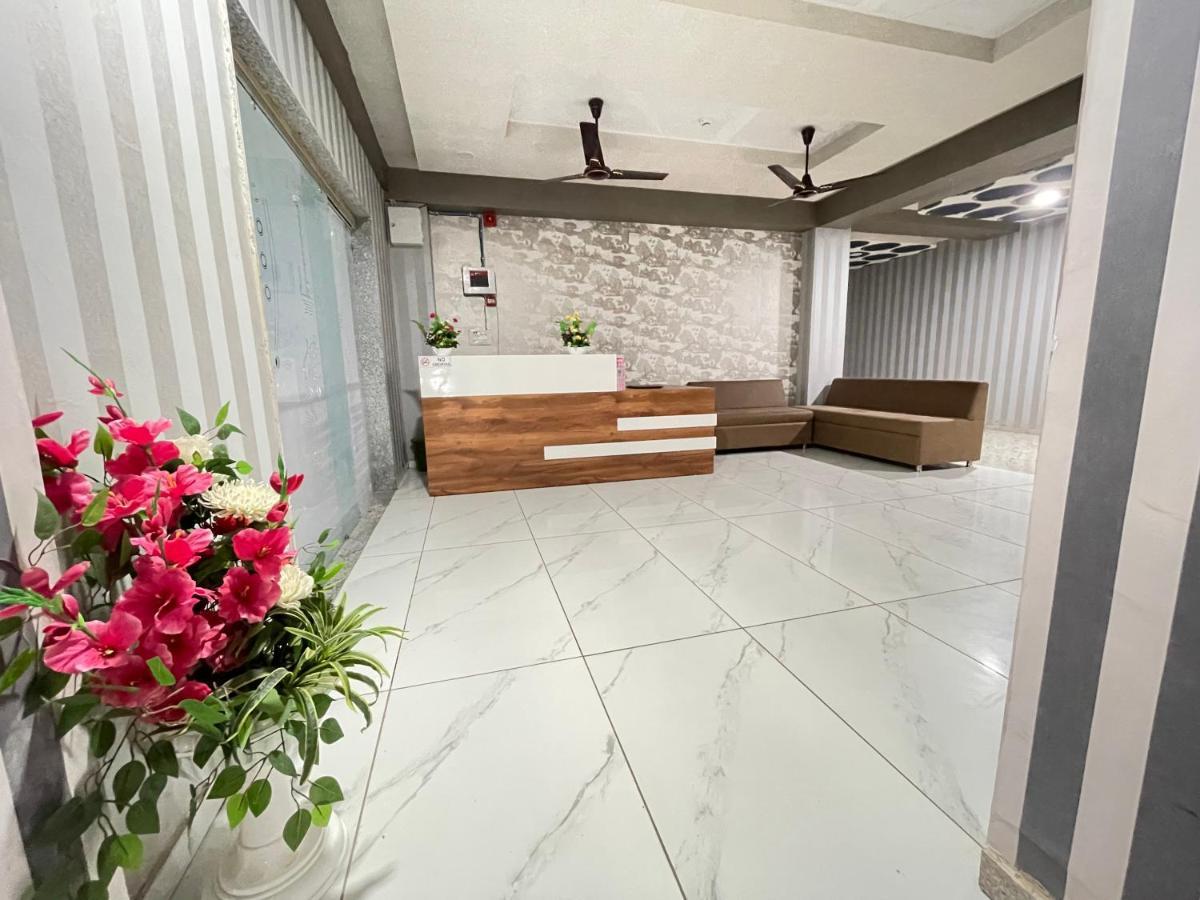 Kesar Hotel Viramgam Kültér fotó