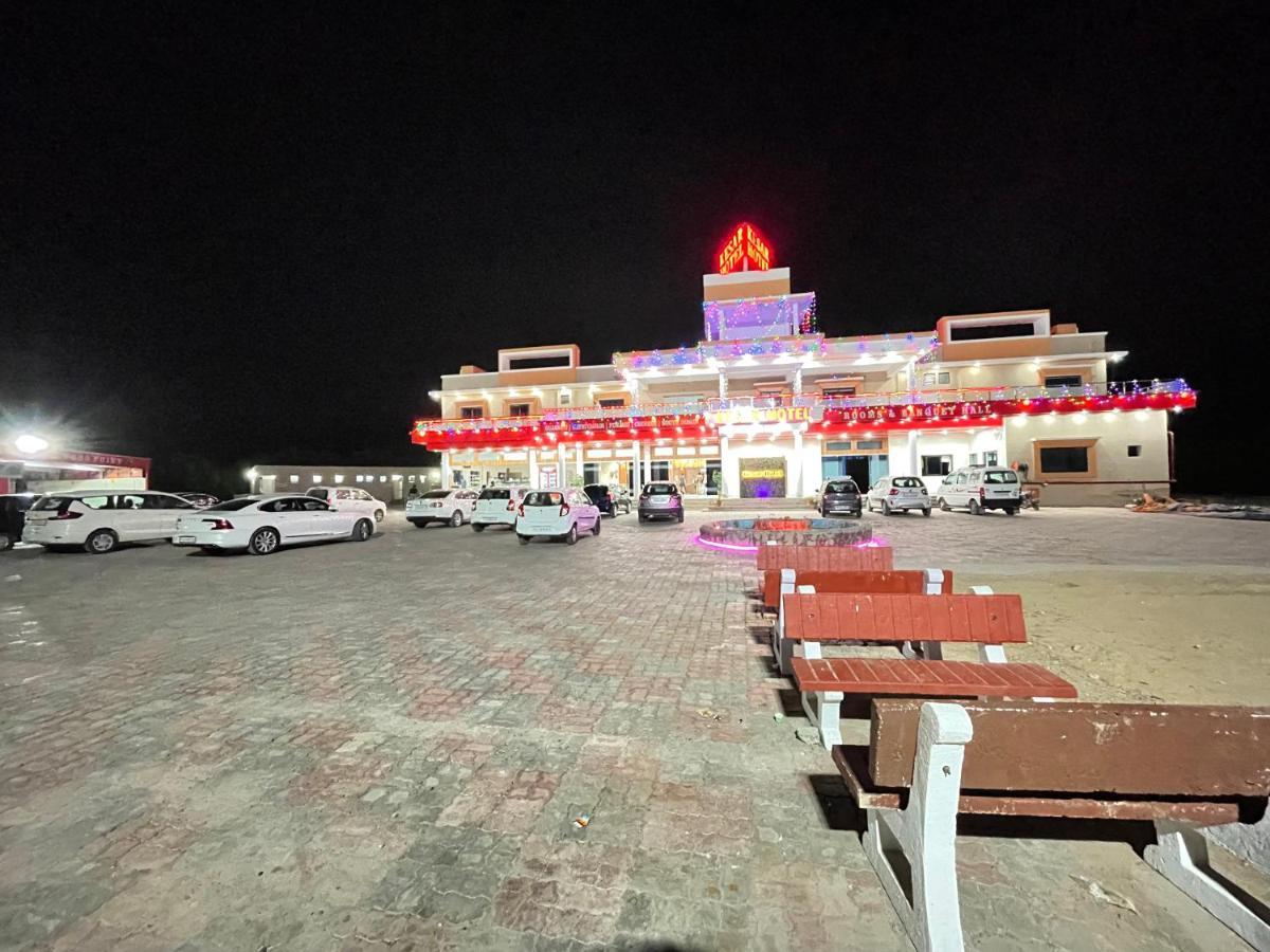 Kesar Hotel Viramgam Kültér fotó