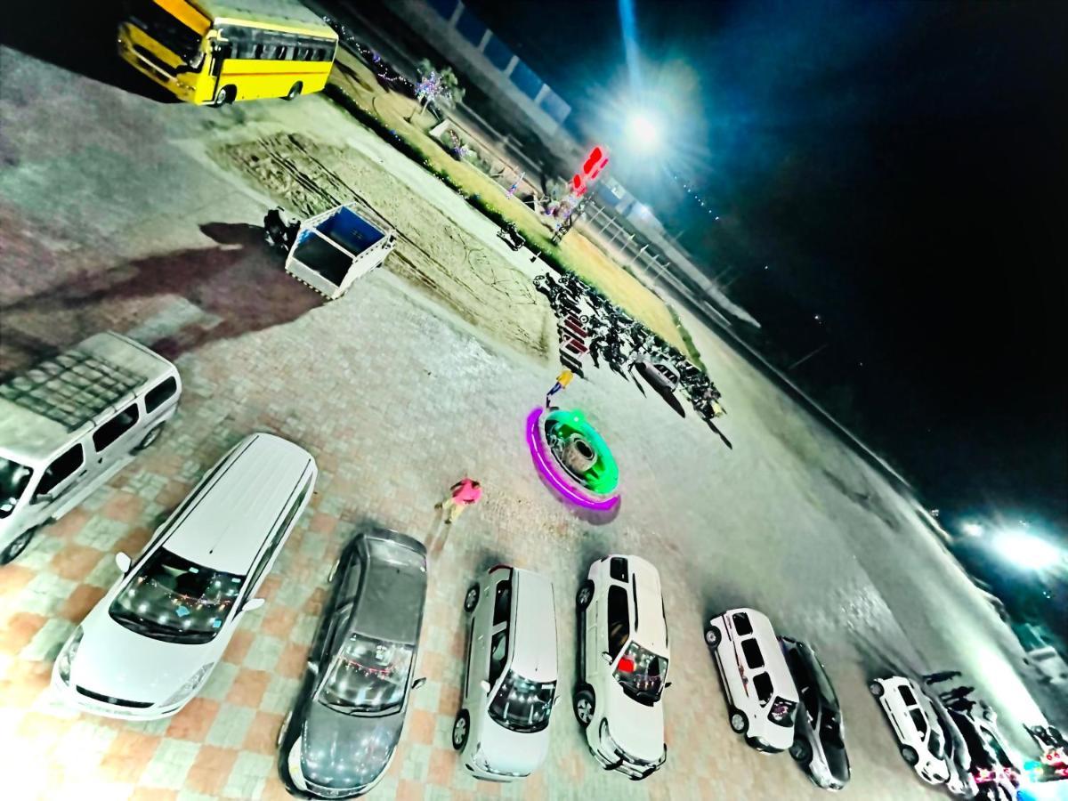 Kesar Hotel Viramgam Kültér fotó