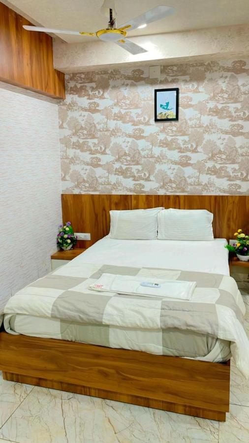 Kesar Hotel Viramgam Kültér fotó